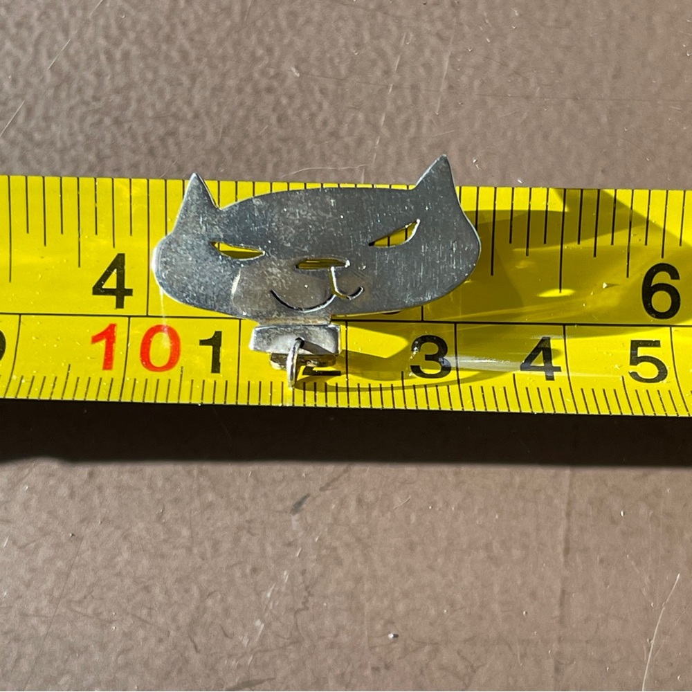 MCM Sterling Silver Cat Brooch Signed With Heart Collar - Picture 3 of 6